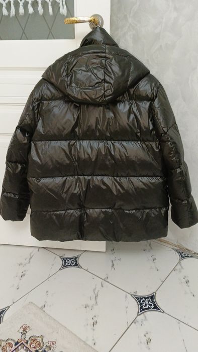 Продам зимнюю куртку Massimo Dutti