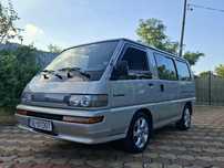 Oldtimer minibus 8+1 locuri Mitsubishi L300