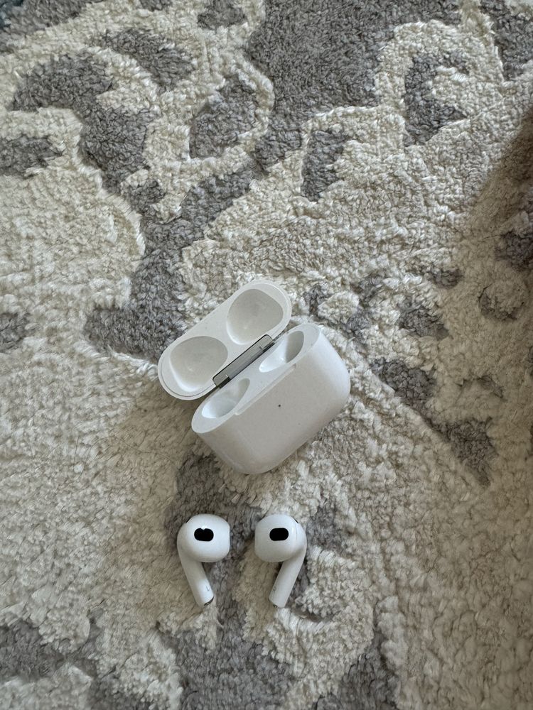 Продам airpods 3 оригинал