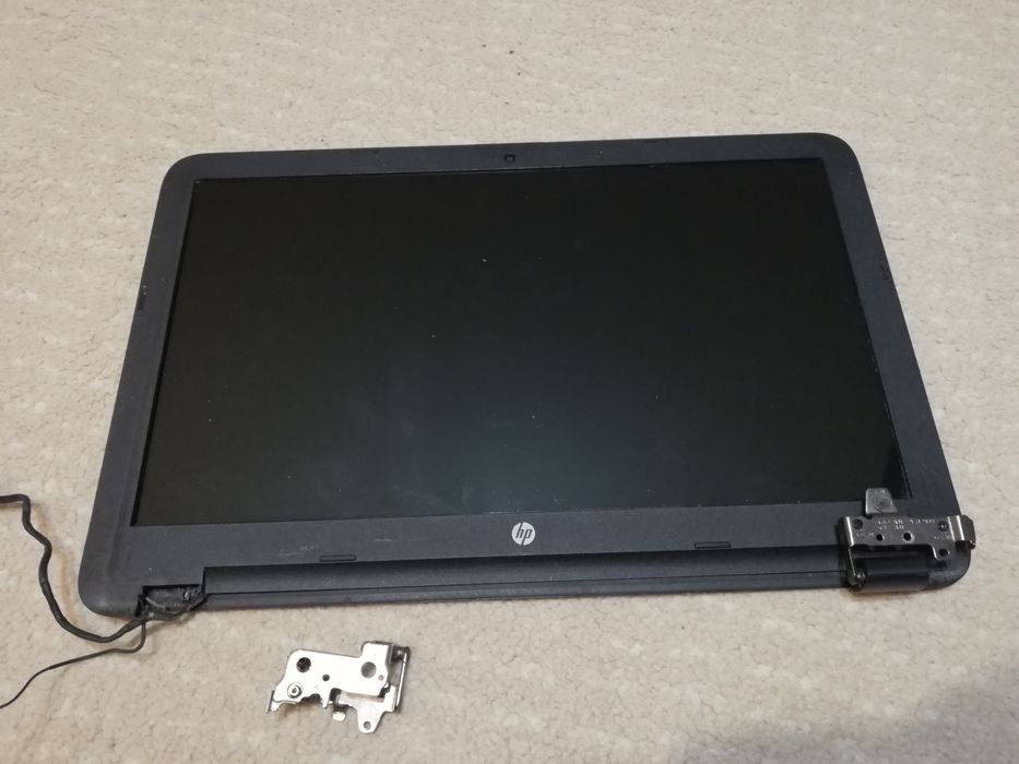 Baza laptop HP 250 G4 functionala se poate conecta la tv, monitor