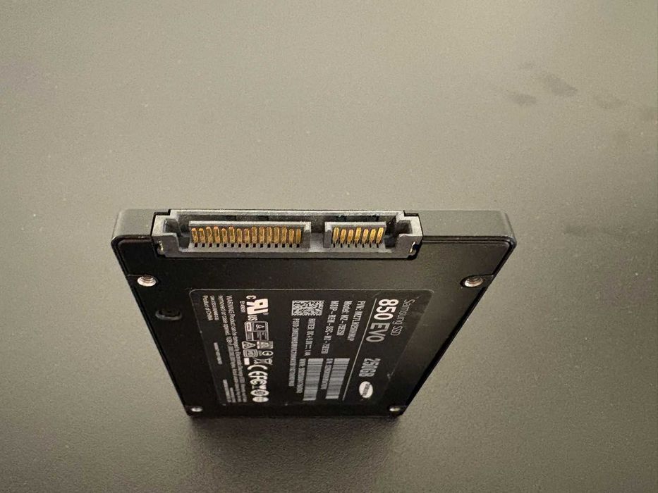 SSD Samsung 850 EVO 250GB (96% Health)