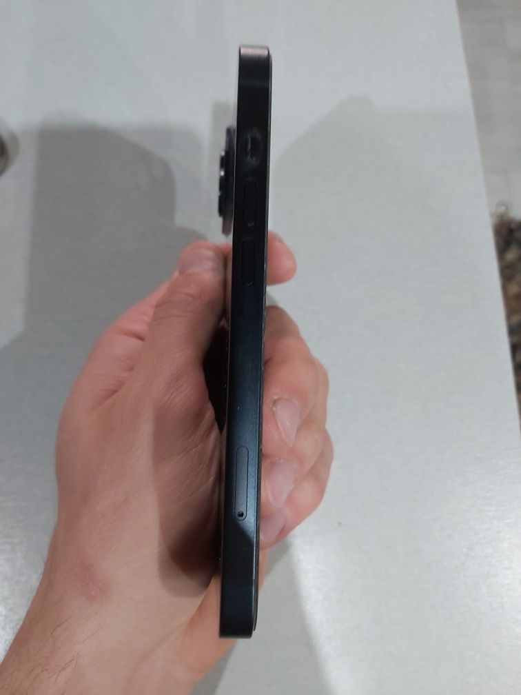 Продавам Iphone 14