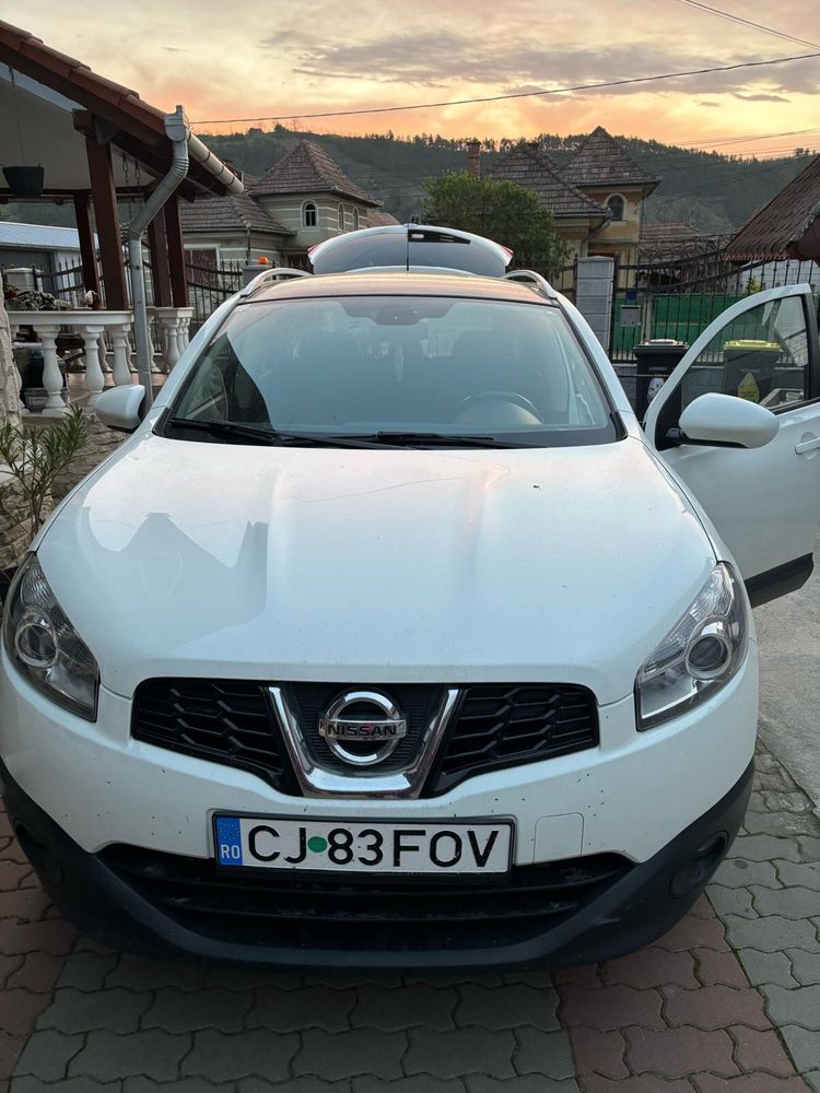 Nissan qashqai+2 automat
