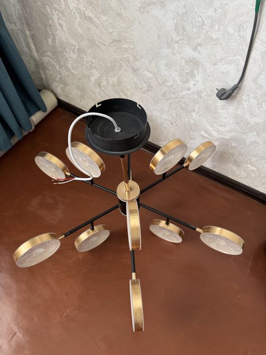 Люстра сотилади срочно