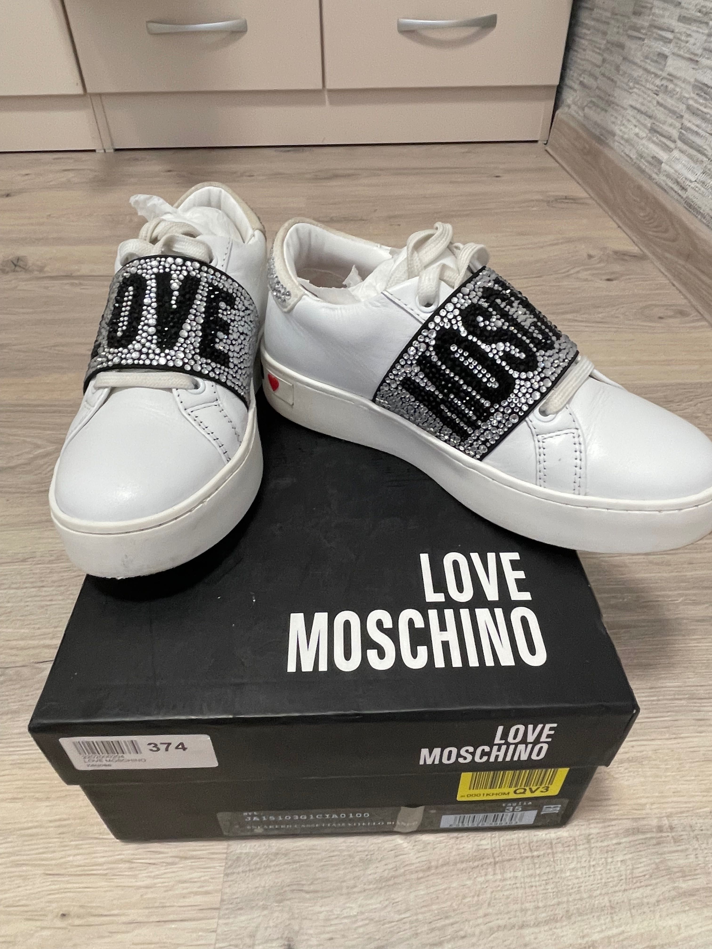 Love Moschino - Кожени спортни обувки с декоративни камъни