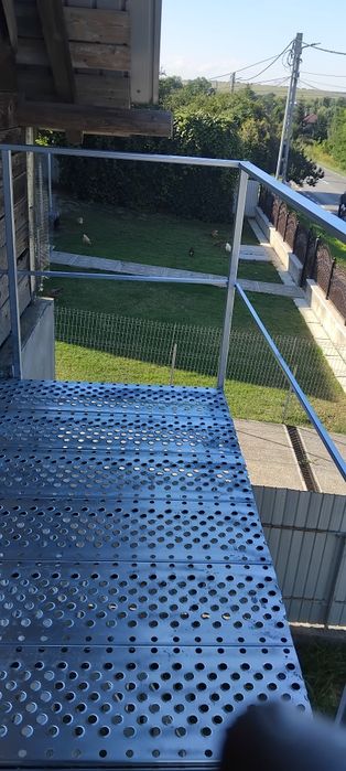 Scara zincate la comanda în toată tara