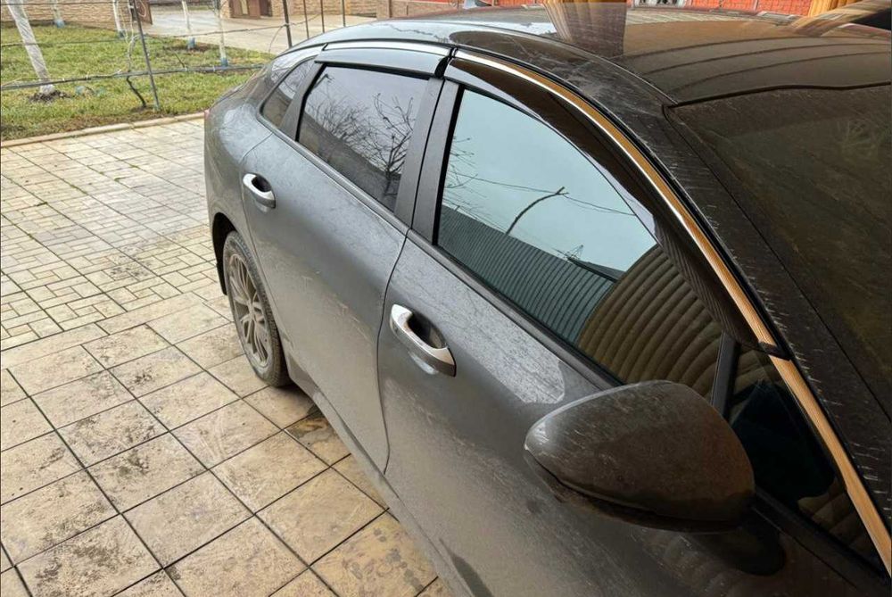 Ветровики Kia K5 новые с хром молдингом дефлекторы Киа К5