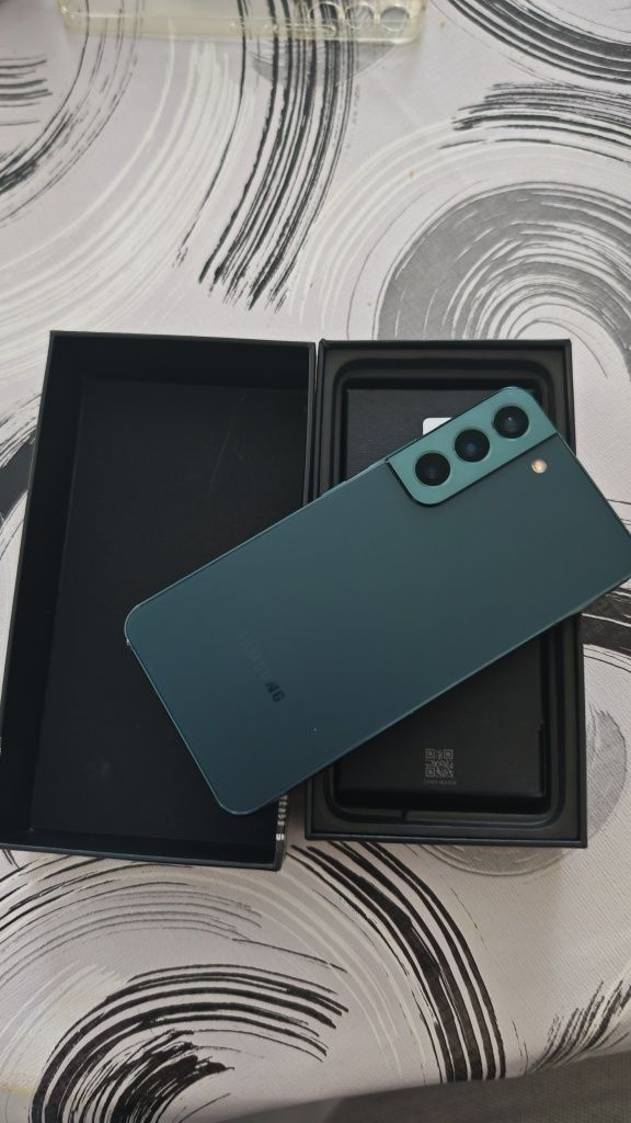 Продавам ,Samsung Galaxy S22 Green
