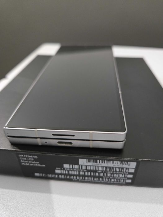 Samsung Galaxy Z Fold6 Silver Shadow 1TB, in garantie, stare excelenta