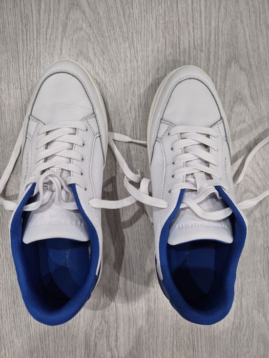 Дамски оригинални кецове Tommy Hilfiger.