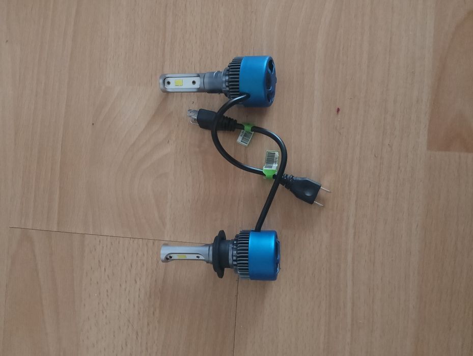 Se vând xenoane h7 noi nefolosite plus drosere și becuri led h7