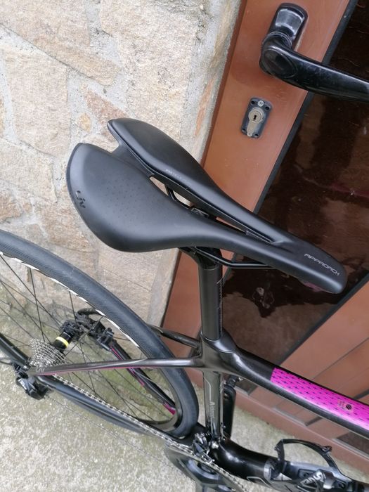Шосеен GIANT - Liv  Carbon, 2*11 Shimano 105, хидравлични спирачки