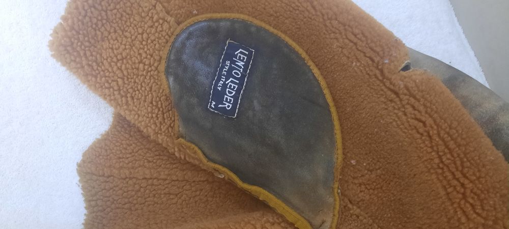 Продается Зимняя дубленка