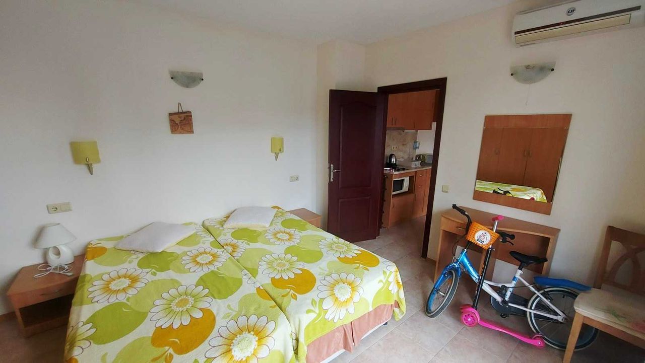Продава се Тристаен апартамент в к.к. Слънчев бряг - 99 кв.м за 859 €/кв.м - Снимка #7