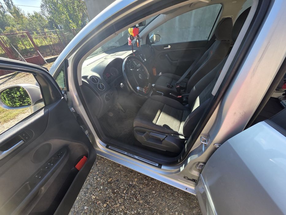 Vând golf 5 plus