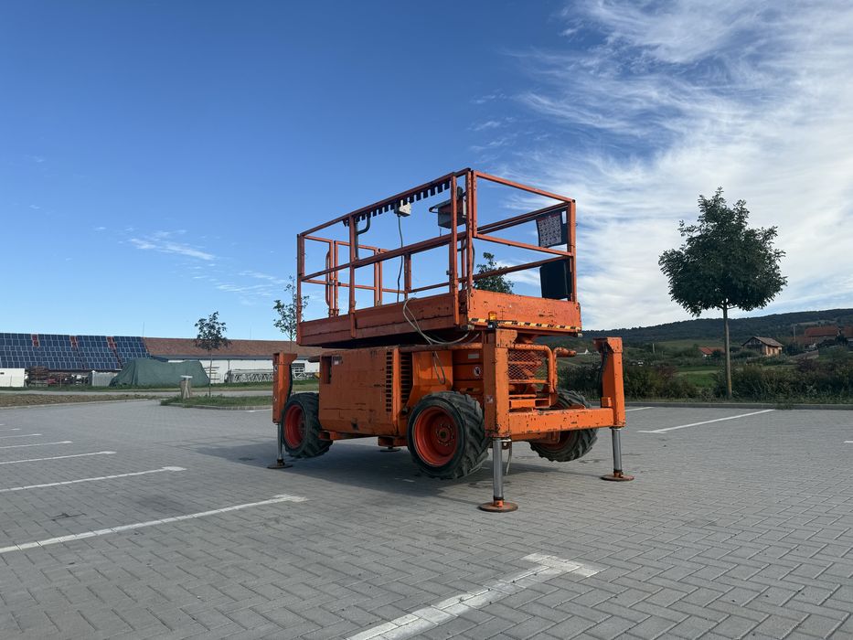 De vanzare sau da inchiriat nacela 4x4 diesel .