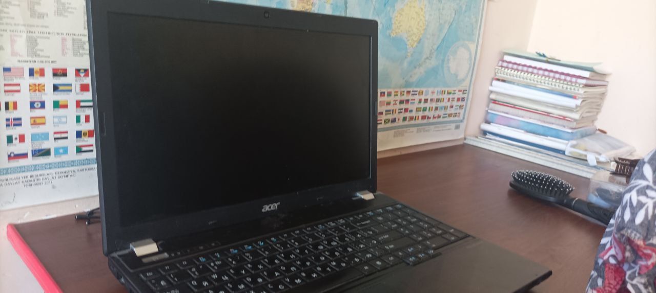 Продаётся ноутбук Acer цену договоримся