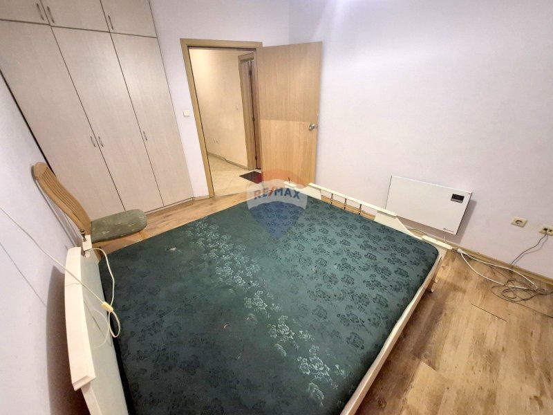 Двустаен апартамент под наем в района на Колхозен пазар, гр. Варна Т4