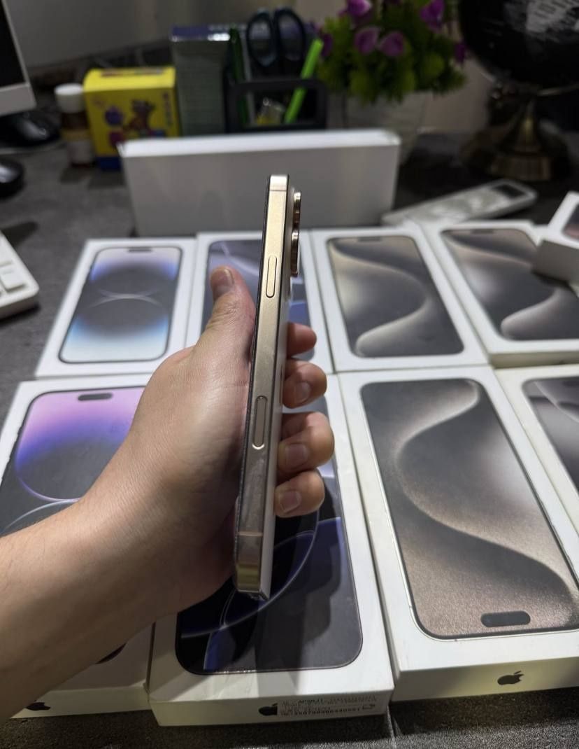Iphone pro max 16