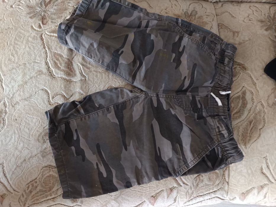 Lot pantaloni scurți măr 128-134