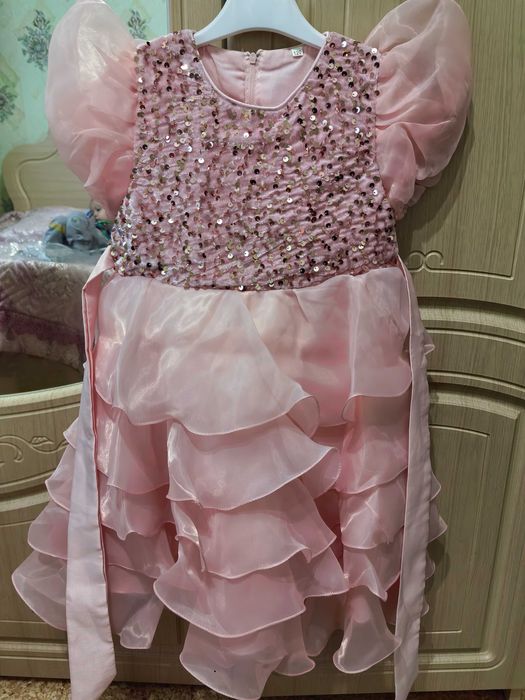 Розовый, нарядный көйлек