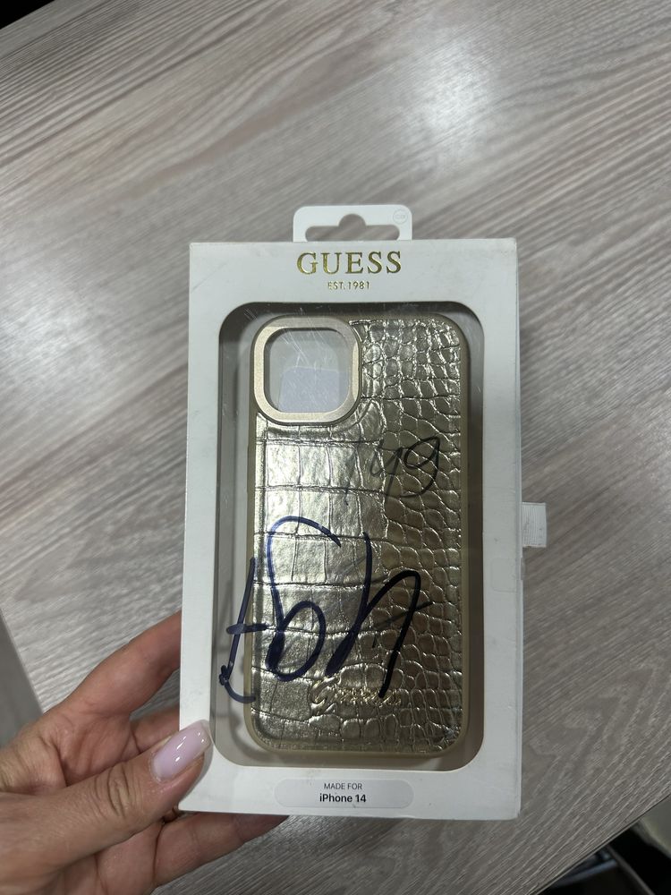 Чехол на Айфон 14 GUESS