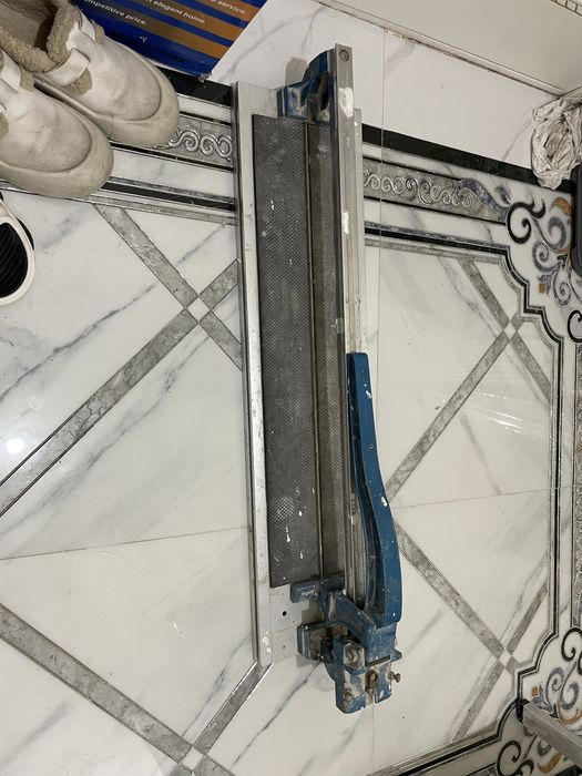 продам кафелерез (плиткорез) строительный.