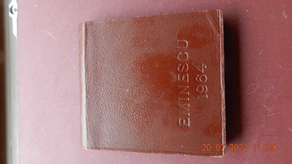 Medalie aniversara Eminescu in etui de piele 1964