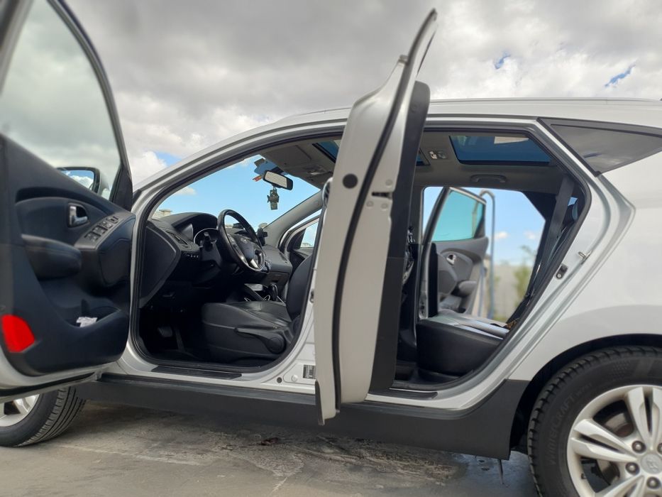 Vând/Variante hyundai ix 35.2.0 diesel .automat 184.cp extra full .