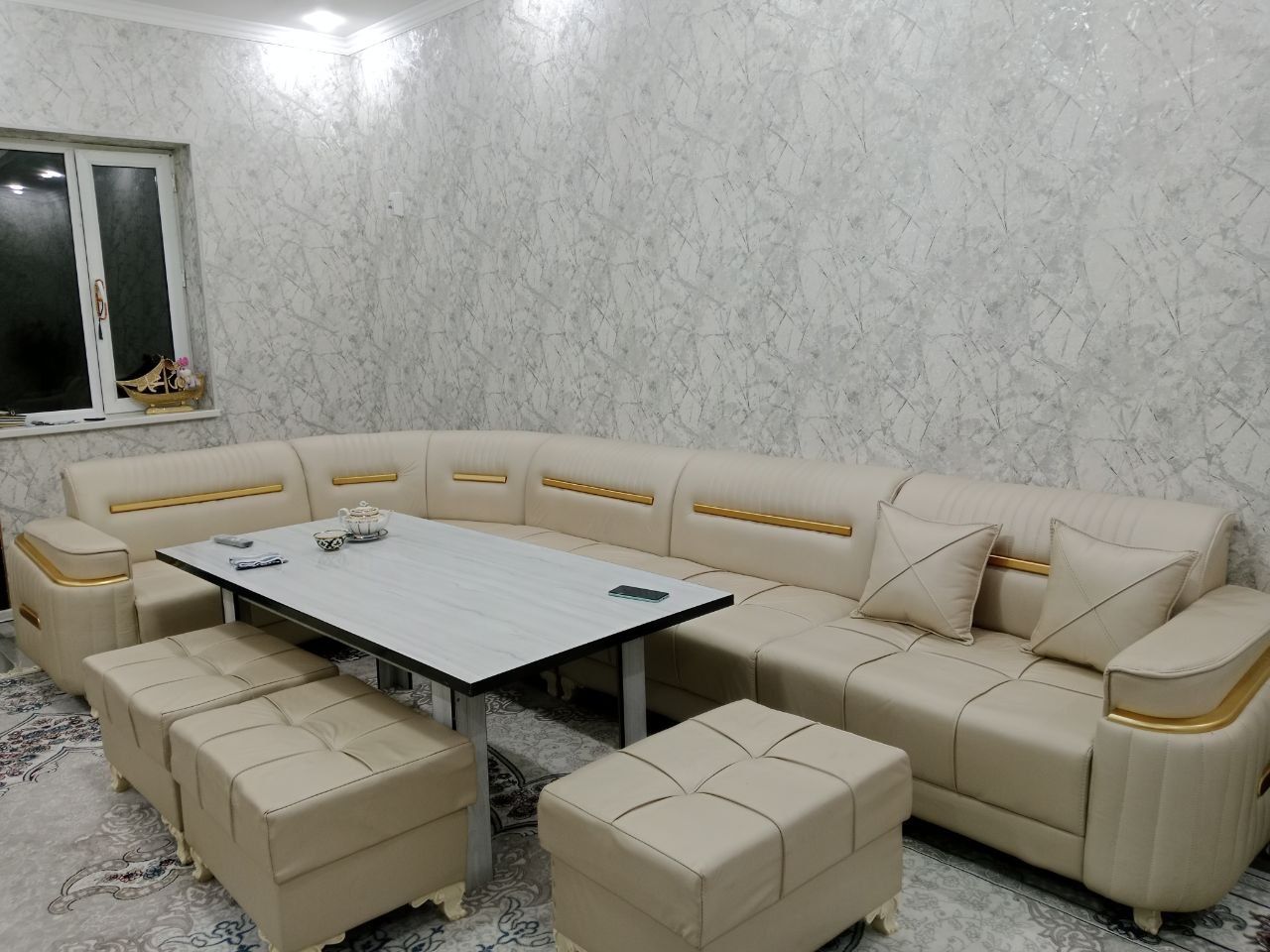Мягкий мебель тоза.