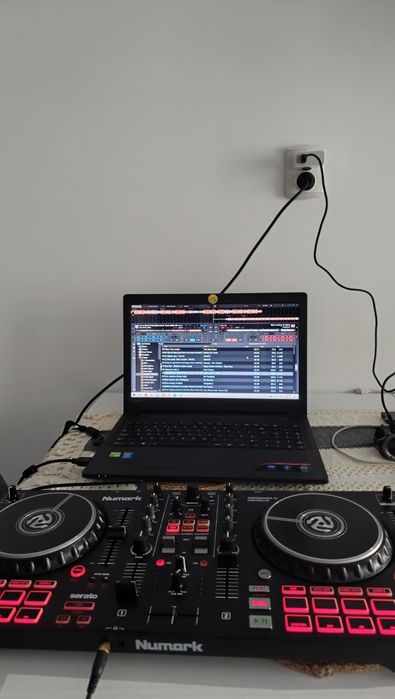 Consolă Dj Numark Mixtrack pro Fx