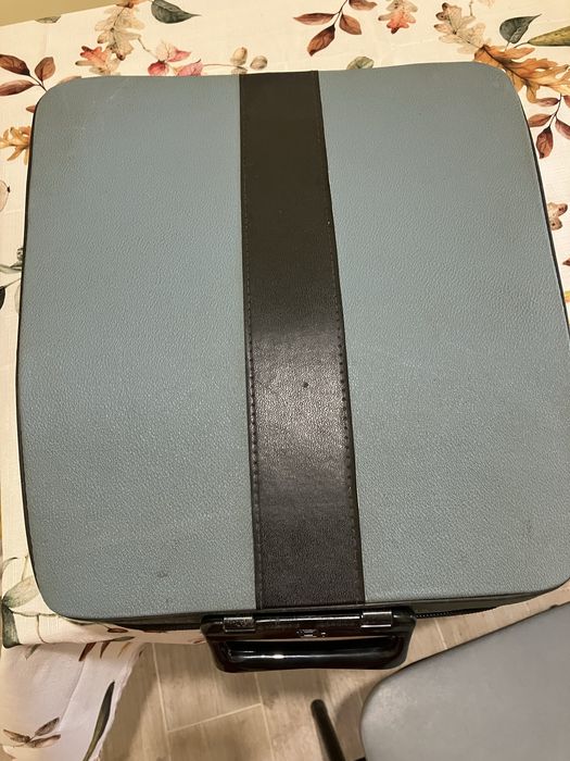 Пишеща машина Olivetti кирилица