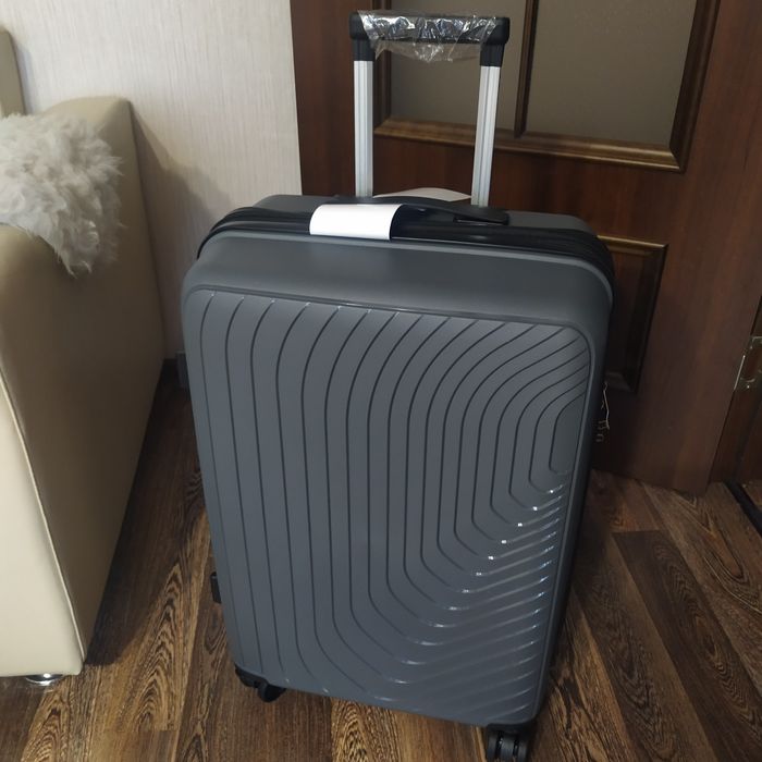 Чемодан средний полипропилен