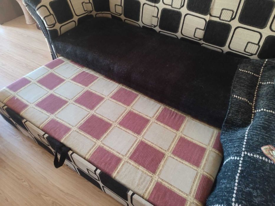 Нов, Разтегателен ъглов диван.