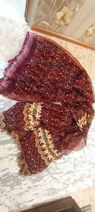 Продам тюль и покрывало на кровать
