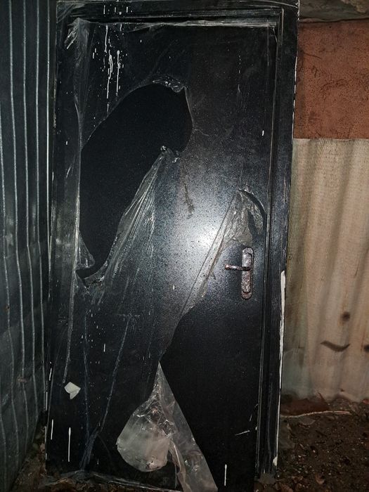 Продам срочно новую дверь