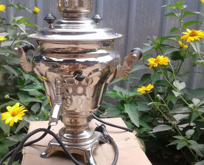 Продам новый электрический самовар с термовыключателем, на 2,5 литра,