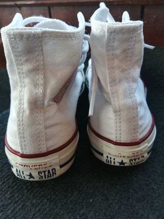 Teniși converse albi