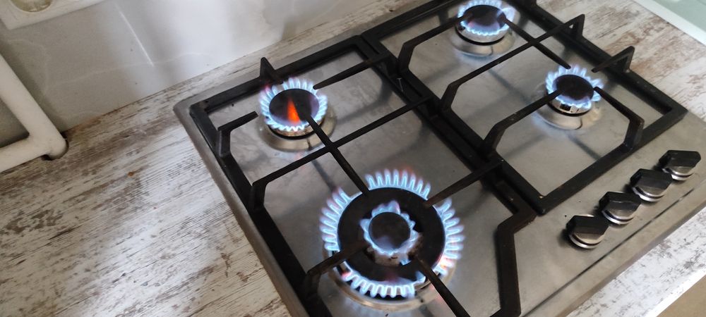 Газовая варочная поверхность