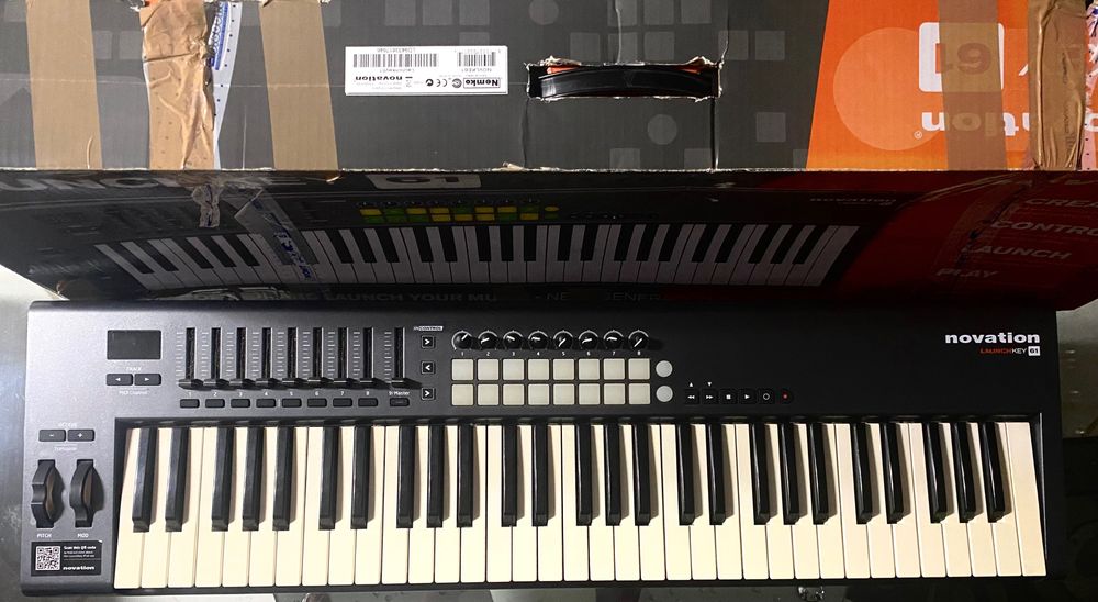 Миди Клавиатура / Контролер - Novation Launchkey 61 - MIDI Keyboard