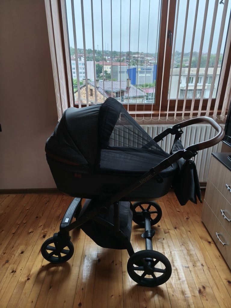 Бебешка количка Roan Bloom 3в1
