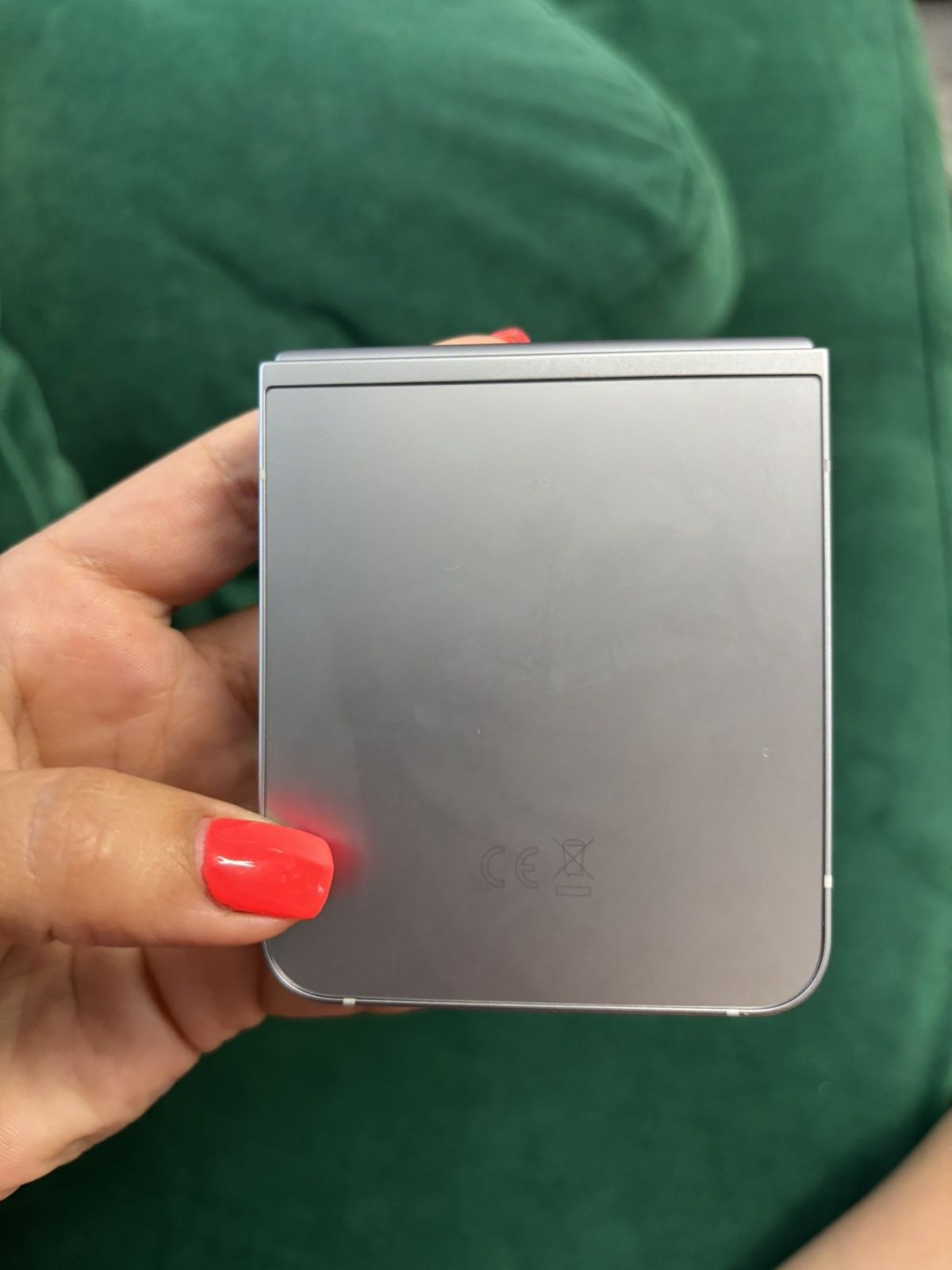 Samsung z flip6 като нов