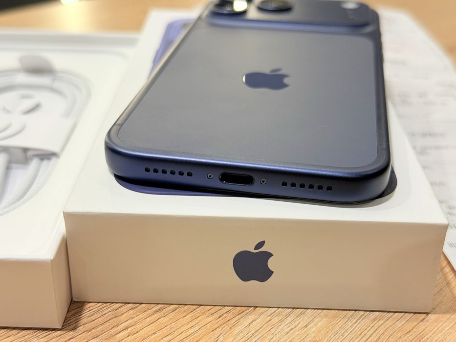 iPhone 17 Pro Max 3 зареждания ТЕХНОПОЛИС!!!