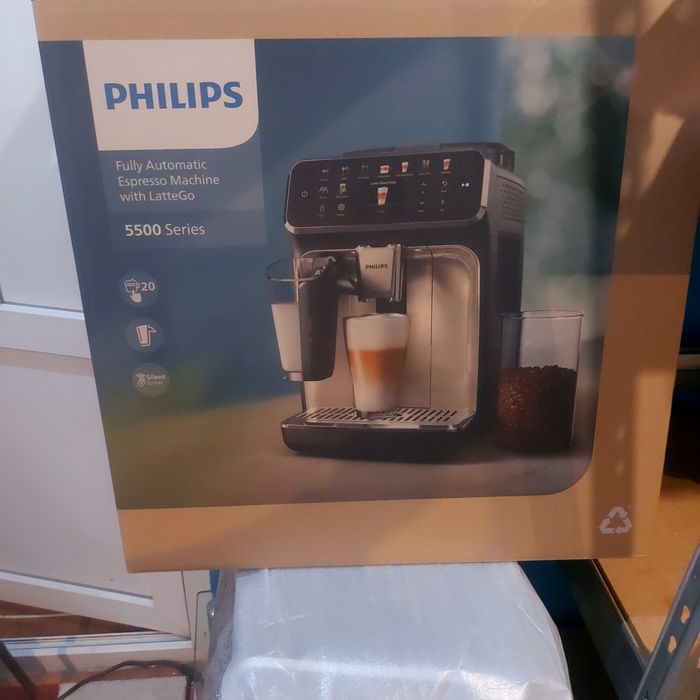 Espressor automat Philips LatteGo Seria 5500  nouu