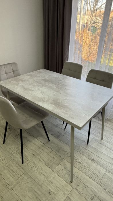 Продам стол размер 120/80