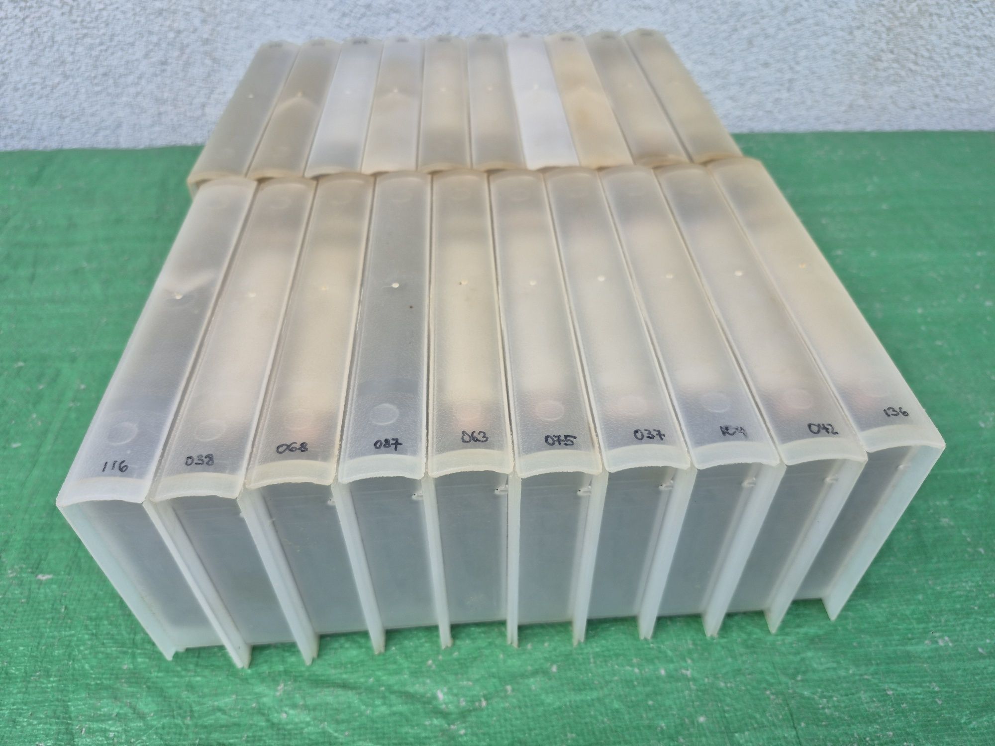 Vând 20 casete video VHS EMTEC originale 120 minute colectie de filme
