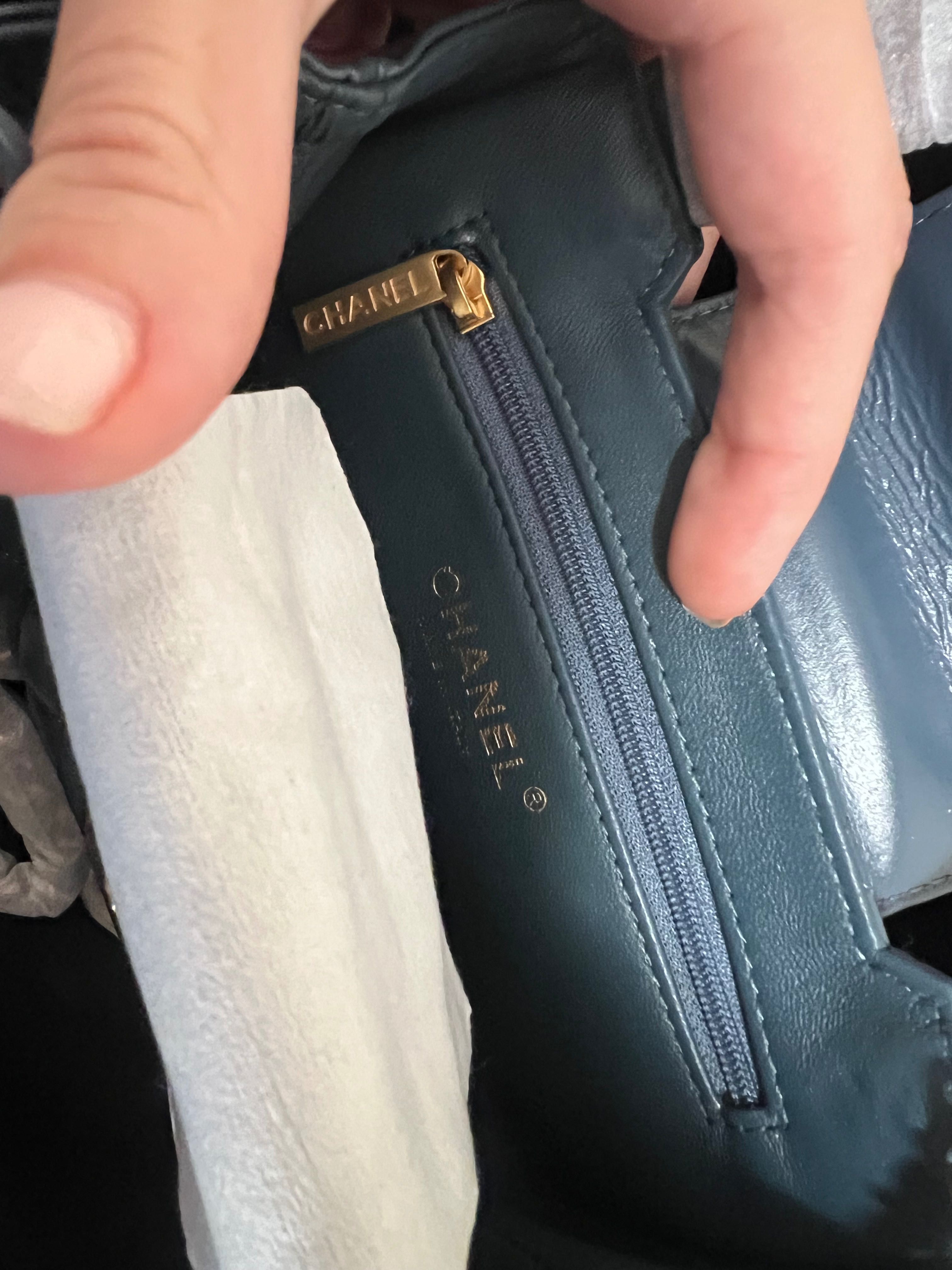 Лачена чанта chanel