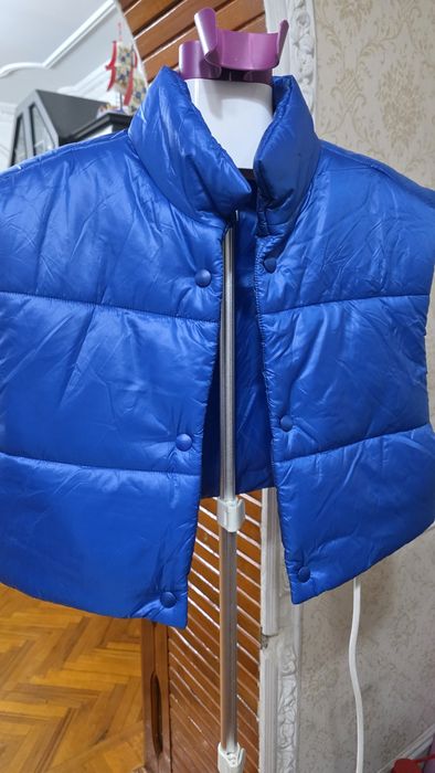 Жилетка женская , новая , укороченная модель