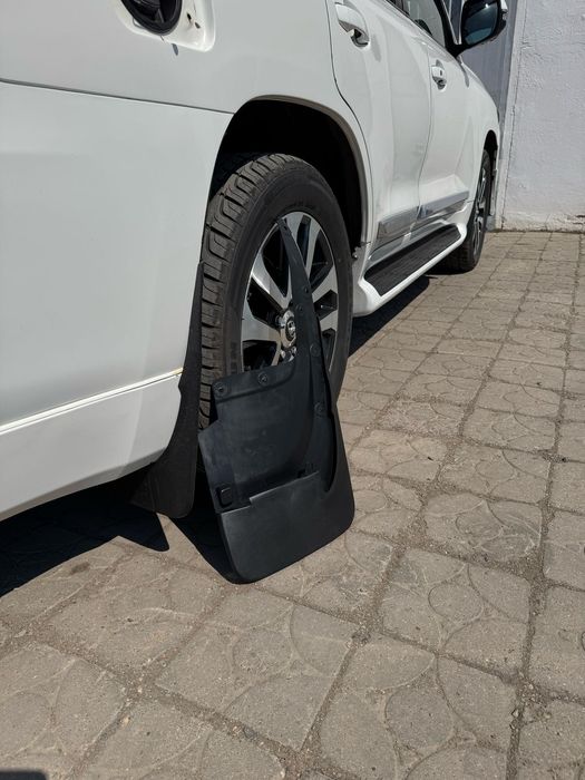 Брызговики Toyota land cruiser 200 lx570