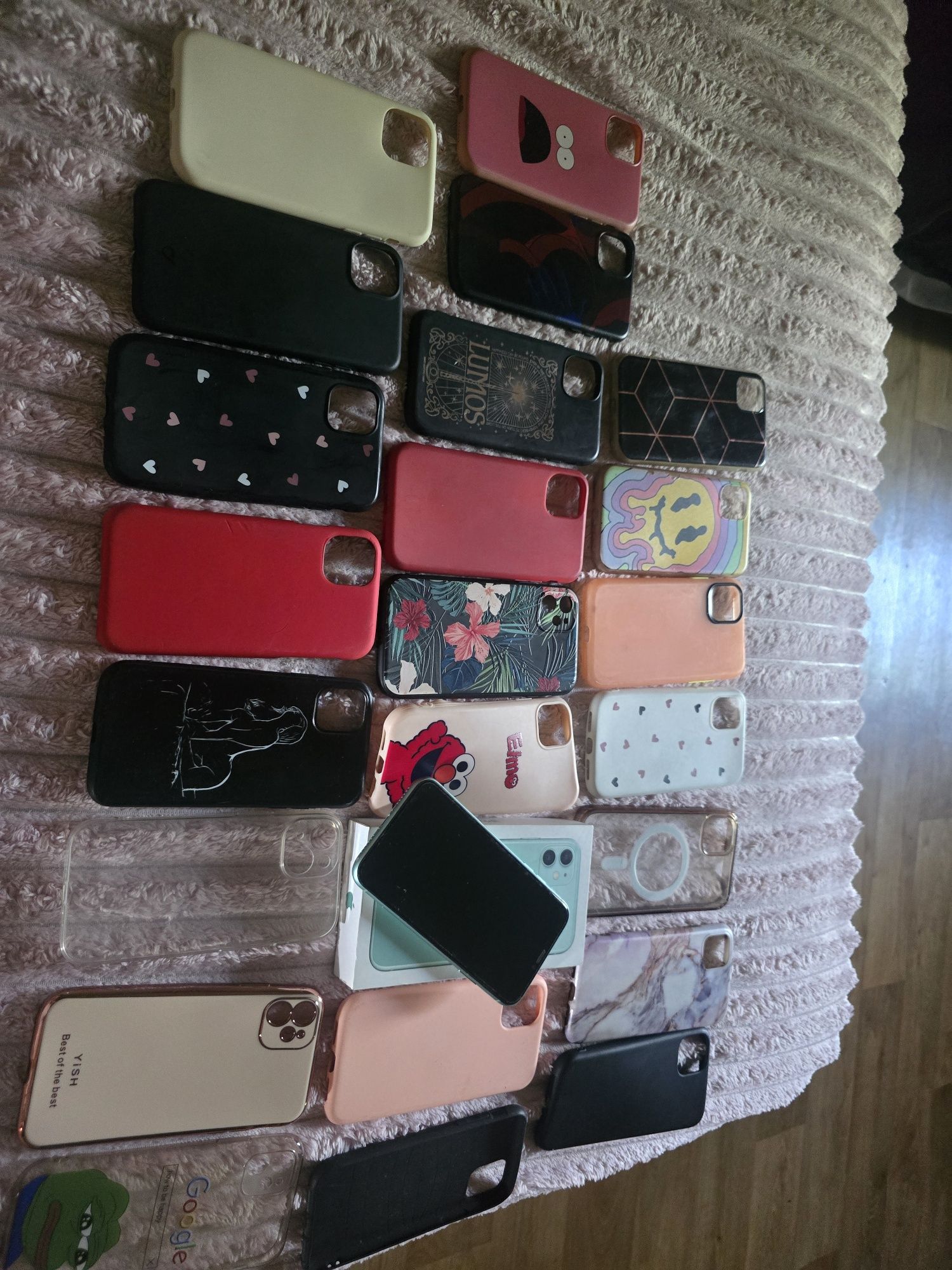 Продавам iPhone 11